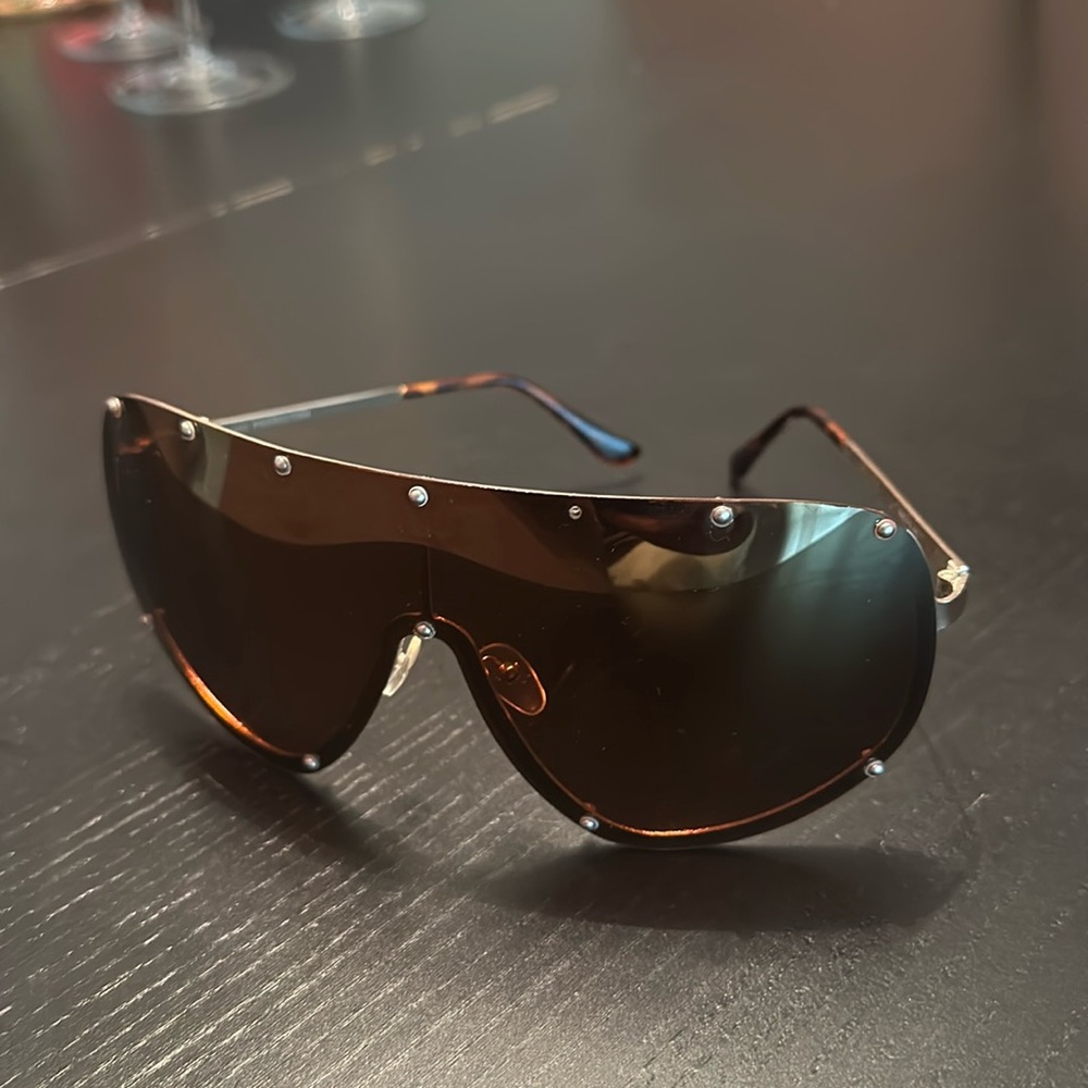Extra large brown sunglasses